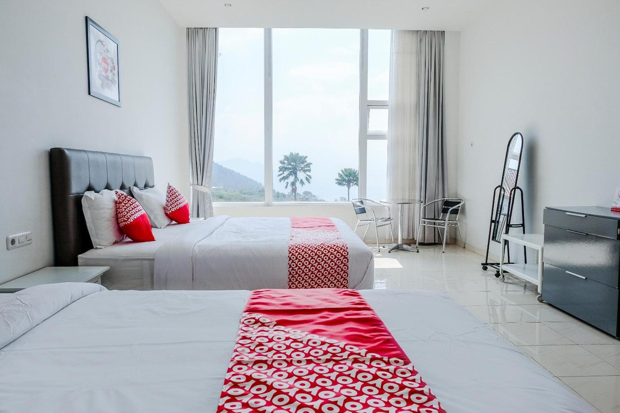 Oyo 1194 Villa Bukit Panderman Residence Бату Экстерьер фото