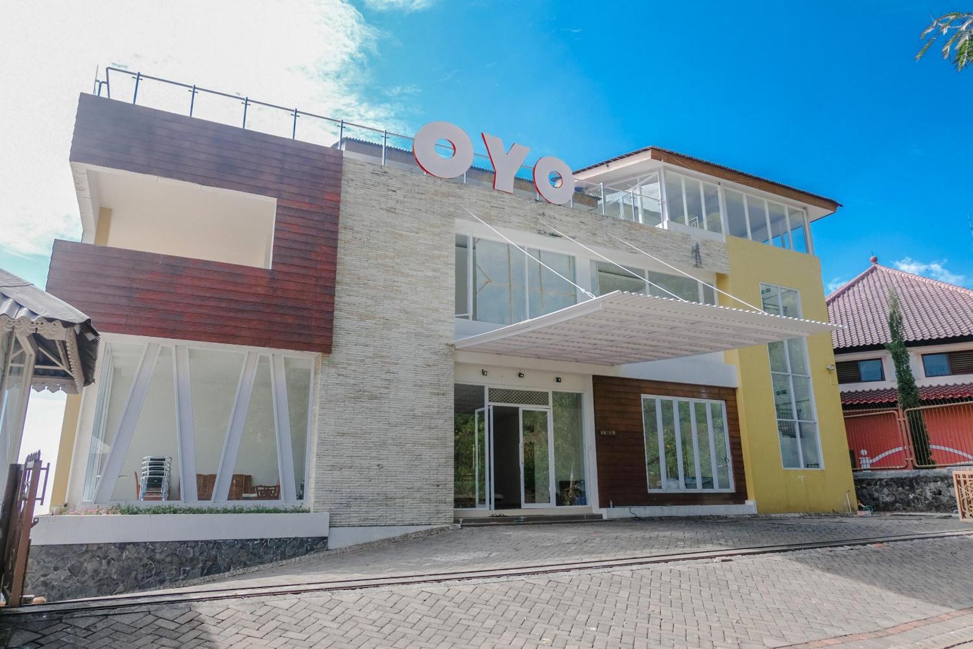 Oyo 1194 Villa Bukit Panderman Residence Бату Экстерьер фото