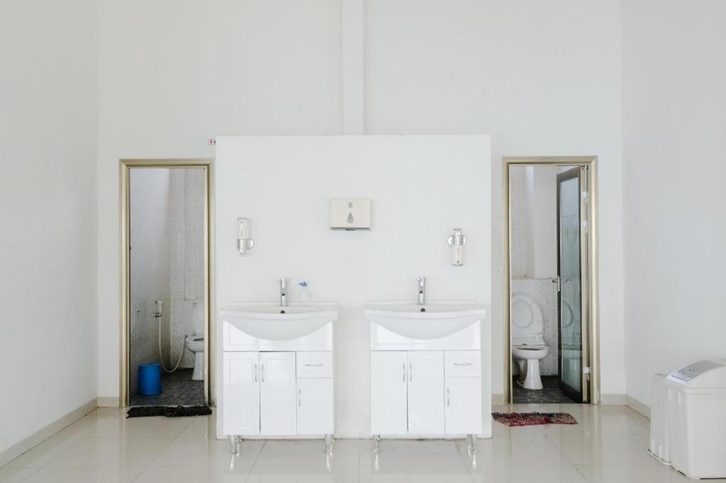 Oyo 1194 Villa Bukit Panderman Residence Бату Экстерьер фото