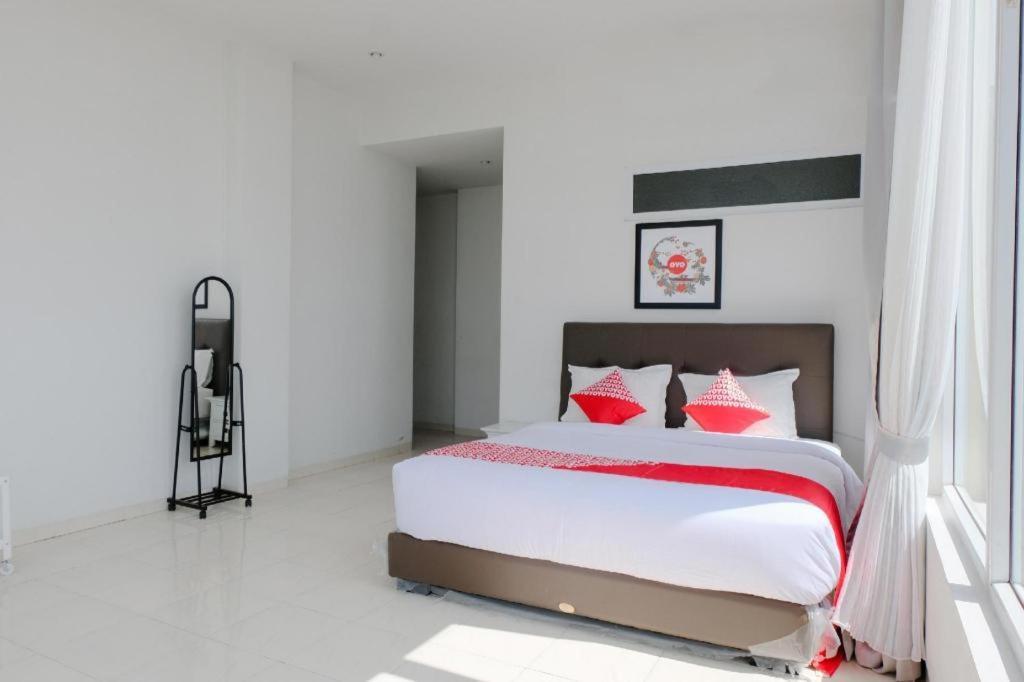 Oyo 1194 Villa Bukit Panderman Residence Бату Экстерьер фото